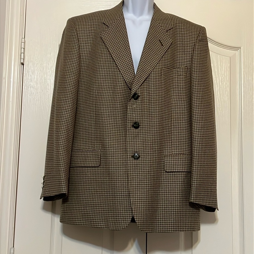 Stunning men’s vintage wool Pronto Uomo sports coat.
Size 52L